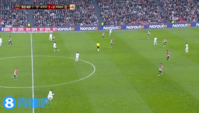 他是姚明前队友，因伤病缺钱治疗瘫痪在床，靠70岁母亲拾荒生活